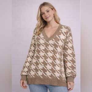 POL Soft Knit Houndstooth V-Neck Sweater | Stretchy Cozy Neutral | Oversized Fit